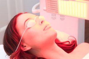 5 Factors To Consider When Choosing A Red Light Therapy Device - Aesthetic  Bureau